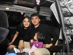 Cara Ricky Harun Akrabkan Dua Anaknya