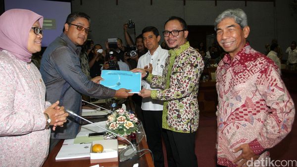 Komisi IX Raker dengan 6 Kementerian