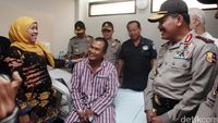 Mensos dan Kapolri Jenguk Aiptu Suhadi
