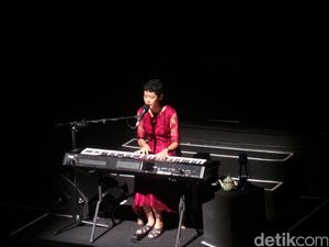 Frau Gandeng Restu Ratnaningtyas dalam Tembus Pandang