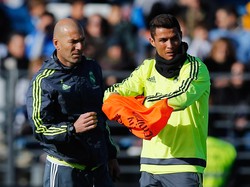 Saat Zidane Adu Tendangan Bebas Lawan Ronaldo