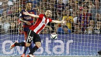 Pada 2016, penyerang Athletic Bilbao, Aritz Aduriz, melewatkan malam bersejarah usai bikin lima gol sekaligus ke gawang RC Genk di Liga Europa. Aduriz menjadi pemain Spanyol pertama yang bisa melakukannya di kompetisi Eropa sejak 1971. (Foto: AFP/QUIQUE GARCIA)