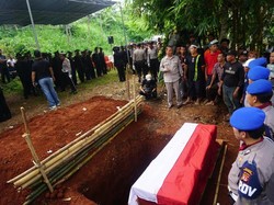 Bupati Purwakarta Beri Beasiswa Anak Bripka Taufik Hingga Kuliah