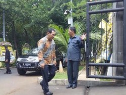 Menteri PPA Yohana dan Tommy Soeharto Melayat ke Rumah Susi Pudjiastuti