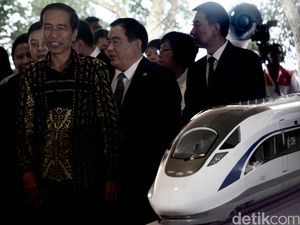 Jokowi Resmikan Proyek Kereta Cepat JKT-BDG