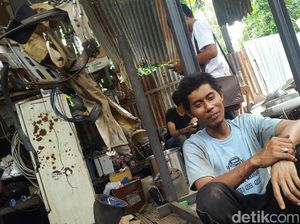 Potret Miris Kehidupan Tawan dan Keluarga di Rumah Sekaligus Bengkel Potret Miris Kehidupan Tawan dan Keluarga di Rumah Sekaligus Bengkel