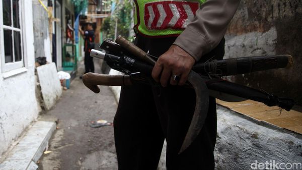 Razia Gabungan TNI dan Polri di Berlan