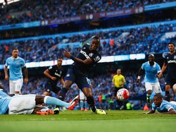 City Sambangi Upton Park Saat West Ham Sedang Bagus di Kandang