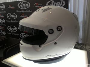 Arai Luncurkan Helm untuk Balap Mobil