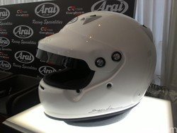 Arai Luncurkan Helm untuk Balap Mobil