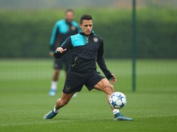 Arsenal Menyambut Kembalinya Oezil dan Alexis