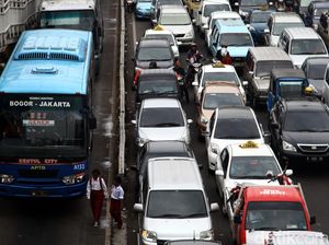 Libur Panjang Imlek Usai, Lalu Lintas Tol Arah Jakarta Padat
