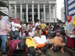 Kala Tawa dan Kecewa Tak Terbendung Usai Vonis Pilkada Serentak di MK