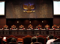 Dinasti Politik: Sempat Dilarang, Belakangan Dilegalkan MK