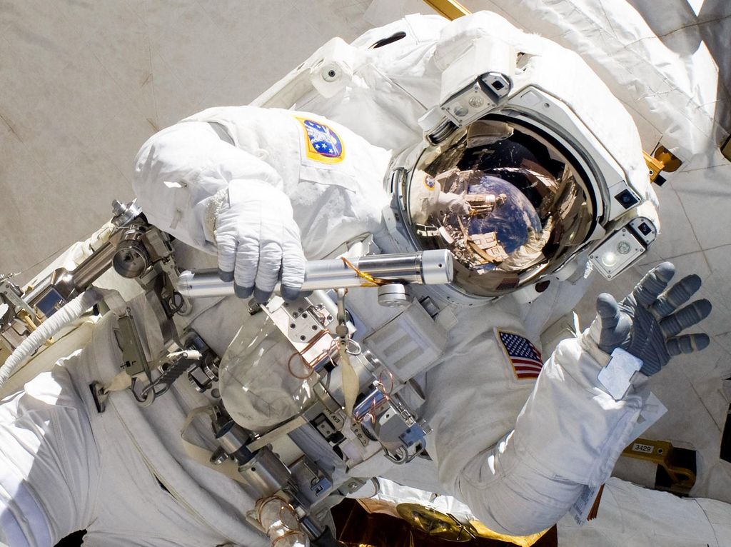 Mark Kelly, Astronaut Legendaris Terpilih Jadi Senator Amerika Mark Kelly, Astronaut Legendaris Terpilih Jadi Senator Amerika