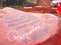 Proyek Elevated Dihentikan, Bagaimana dengan Kereta Cepat JKT-BDG?