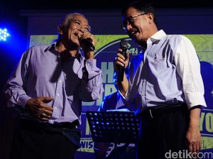Menteri Ferry Nyanyi Bareng Nomo Koeswoyo Menteri Ferry Nyanyi Bareng Nomo Koeswoyo