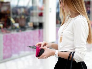 Shopaholic, Ini Jatah Uang yang Boleh Dikeluarkan untuk Beli Baju Tiap Bulan