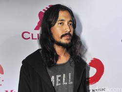 Ello Senang Aurelie Moeremans Dukung Berambut Gondrong