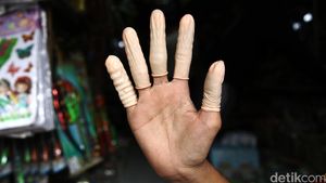 Ditemukan Mainan Anak Mirip Kondom di Jakarta