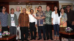 Ketua DPD Bertemu Tokoh Agama dan Artis