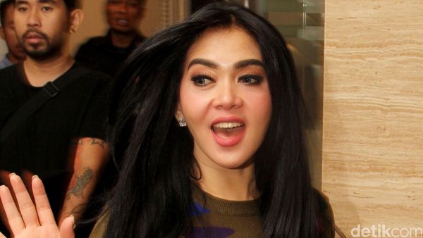 Guys, Syahrini Mau Tur Asia Lho