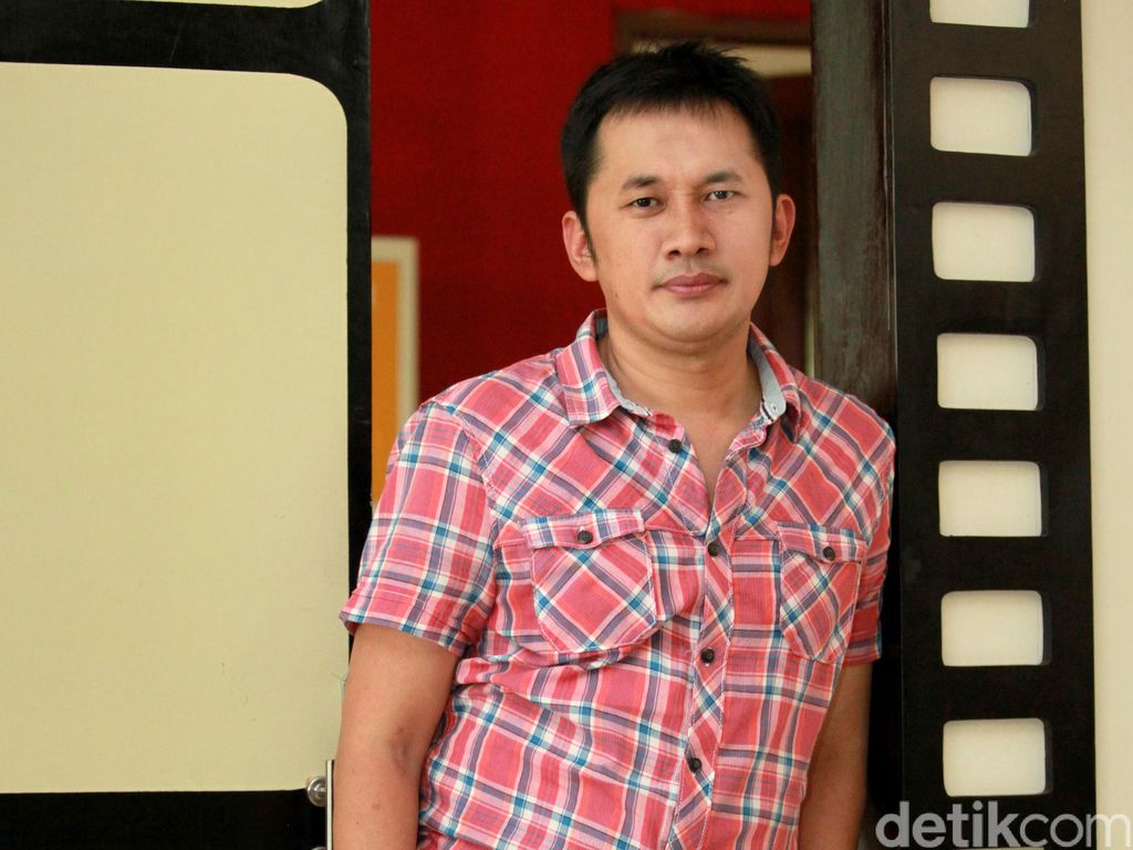 Hanung: Terganggu Film G30S, Bikin Versi Lain Hanung: Terganggu Film G30S, Bikin Versi Lain
