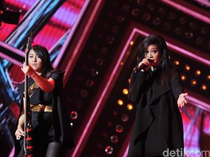 Aksi Kikan Jadi Vokalis Kotak