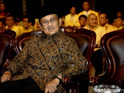 Di Rapimnas Ical, Nurdin Halid ke Habibie: Bapak di Sini Saja