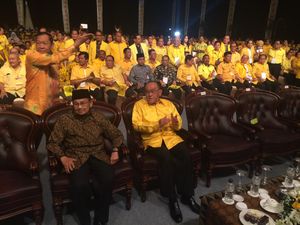 Hadiri Rapimnas Versi Munas Bali, Habibie Duduk di Samping Ical
