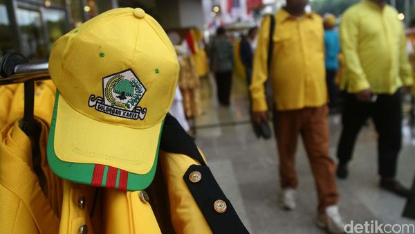 Pedagang Pernak-Pernik Ramaikan Rapimnas Golkar