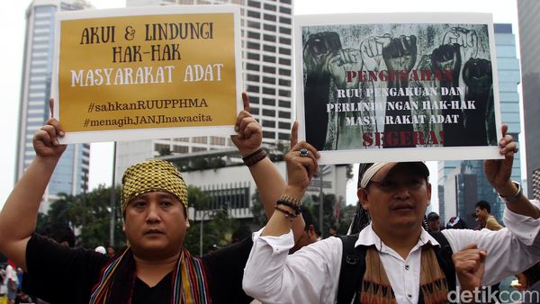 Aksi Desak RUU Masyarakat Adat Disahkan