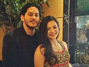 Selamat! Eriska Rein Dikaruniai Putra Pertama