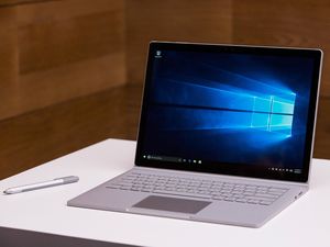 Microsoft Kapalkan 6 Juta Unit Surface di 2015