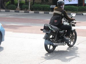 Knalpot Motor Ngebul, Ini Penyebab dan Cara Mengatasinya Knalpot Motor Ngebul, Ini Penyebab dan Cara Mengatasinya