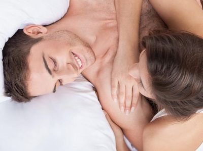 Wanita Harus Tahu! Ini 6 Titik Sensual Pria yang Tersembunyi