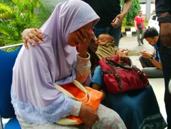 Momen Mengharukan Pertemuan Keluarga dengan Mantan Pengikut Gafatar