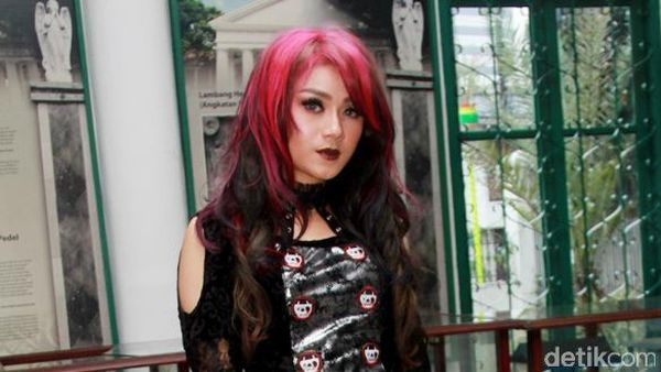 Dara The Virgin Gothic Banget, Yay or Nay?