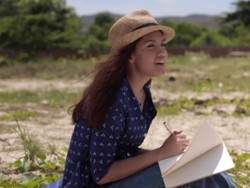 Manisnya Monita Tahalea di Video Klip Memulai Kembali