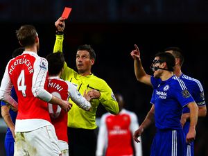 Kartu Merah Mertesacker Mudahkan Chelsea