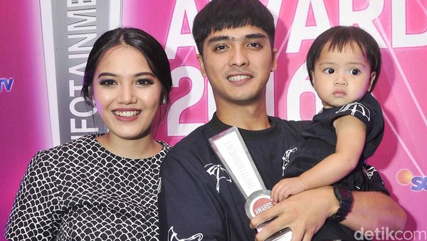 Keluarga Kecil Ricky Harun