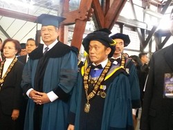 SBY Terima Gelar Honoris Causa dari ITB