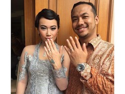 Ratu Felisha Resmi Bertunangan dengan Ari