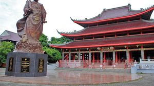 Menelusuri Jejak Cheng Ho di Klenteng Sam Poo Kong