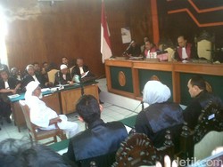 Saksi-saksi Meringankan Sebut Baasyir Tak Terlibat Pelatihan Terorisme