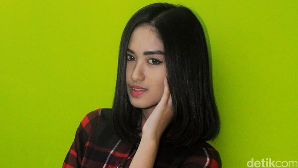 Aih, Manisnya Ochi Rosdiana