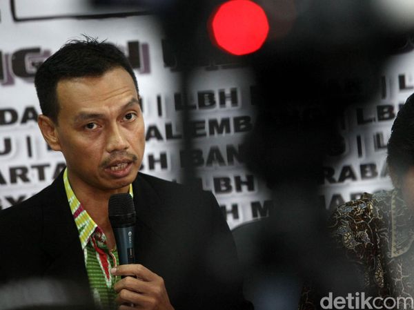 Eks Ketua Umum Gafatar Berikan Keterangan