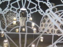 Mujahidin Nurrahman Usung Simbol Agama di Art Stage Singapore 2016