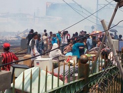 Kebakaran di Kampung Bandan Padam, 100-an Kontrakan 1 Pintu Hangus