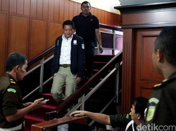 Kapan Sianida Masuk ke Tubuh Mirna, Benarkah Saat Menyeruput Kopi?